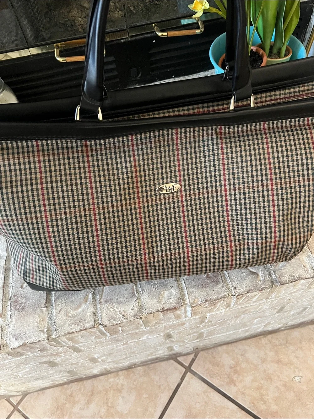 Diane Von Furstenburg large zipper Tote Bag in Black and Beige - Classic Plaid